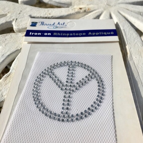 Hot Fix Iron on Rhinestone Peace Sign Sewing Iron - Picture 7 of 8